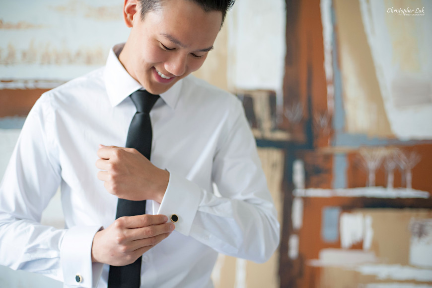 Christopher Luk 2013 - Yanto and Jon's Wedding - The Manor By Peter and Paul's - Toronto Wedding Event Photographer - Groom Getting Ready Cuff Links