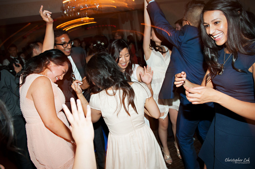 Christopher Luk 2014 - Sarah and Alex's Wedding - Trinity Presbyterian Church York Mills Alexander Muir Memorial Gardens Park Estates of Sunnybrook - Toronto Wedding Event Photographer - Candid Natural Relaxed Photojournalistic Dancing Party Partying Dance Floor