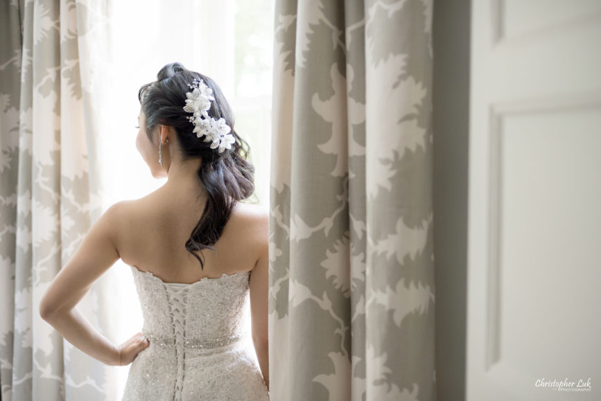 Christopher Luk (Toronto Wedding Photographer): Christine and Jonathan's Wedding - Graydon Hall Manor Toronto Foodie Summer Outdoor Garden Ceremony Patio Terrace Tent Dinner Reception Bride Getting Ready Candid Natural Photojournalistic Floral Crystal Hair Piece Hairpiece Detail