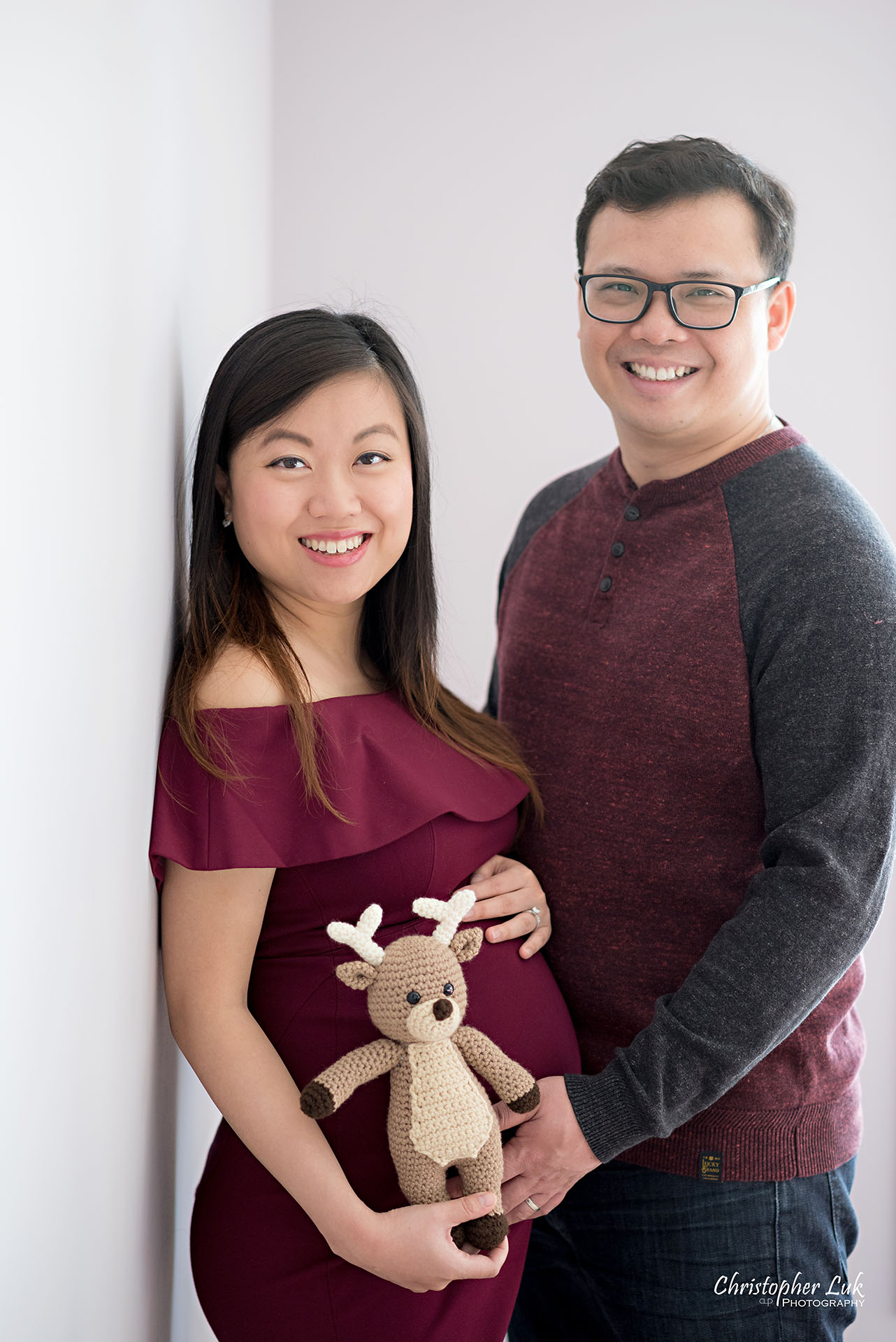 Christopher Luk Toronto Wedding Family Maternity Photographer - Markham Richmond Hill Toronto Natural Candid Photojournalistic Mom Dad Husband Wife Baby Bump Baby Pregnant Pregnancy Stuffed Animal Moose Elk Smile