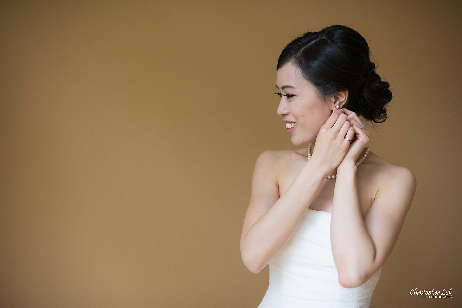 Christopher Luk Toronto Wedding Photographer Bride Getting Ready Preparations Bridal Earrings