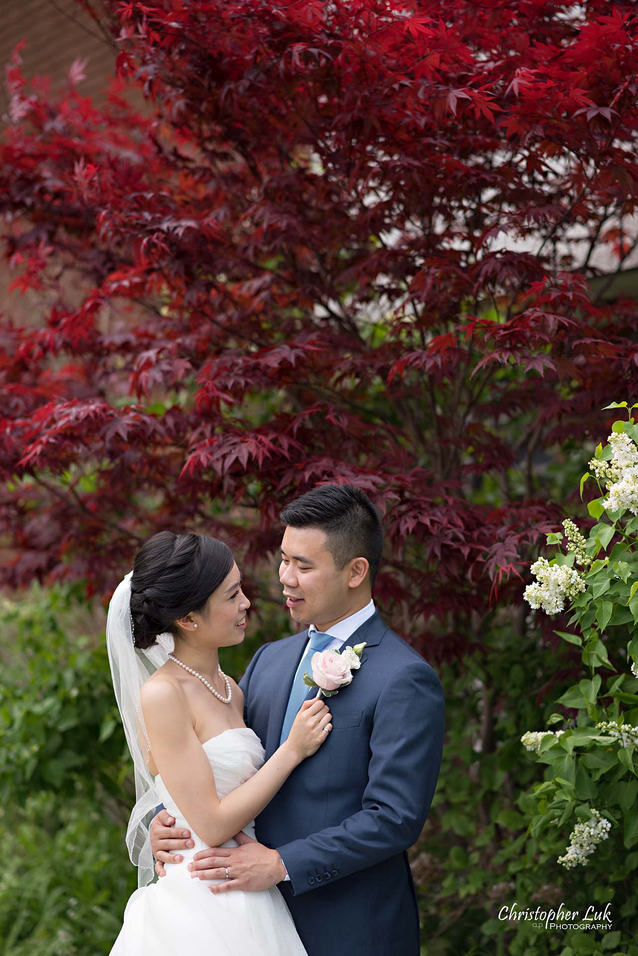 Christopher Luk Toronto Wedding Photographer Chinese Gospel Church Scarborough Ceremony Bride Groom Candid Natural Photojournalistic Portrait Holding Each Other Hug Smile