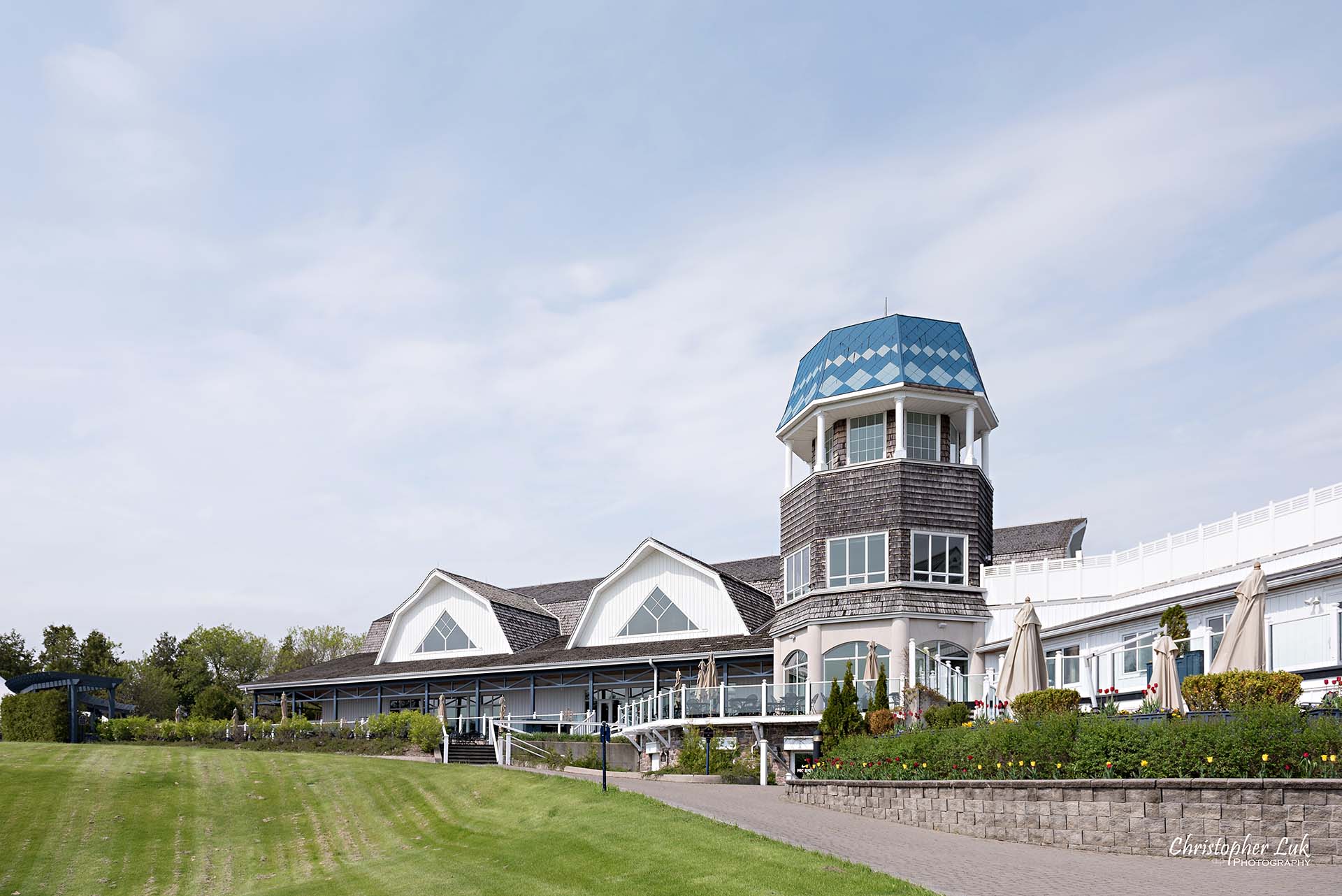 Christopher Luk Toronto Wedding Photographer Angus Glen Golf Club Markham Historic Estate Building Back Rear Covered Patio Verandah Clubhouse House Great Hall Green 