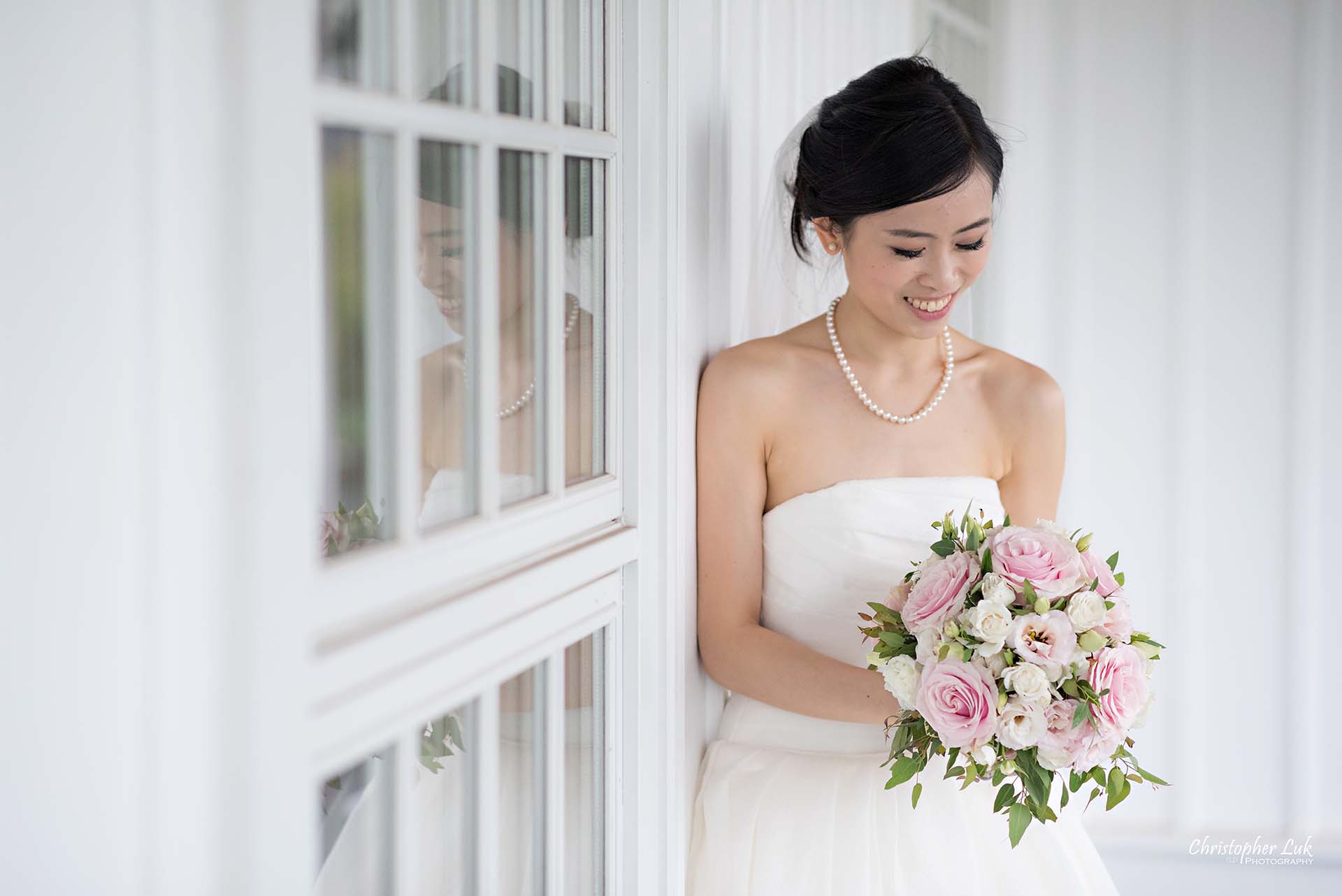 Christopher Luk Toronto Wedding Photographer Angus Glen Golf Club Markham Victoria Room Kennedy Loft Main Historic Estate Building Entrance Together Natural Candid Photojournalistic Bride White Wall Window Reflection Floral Bouquet Flowers