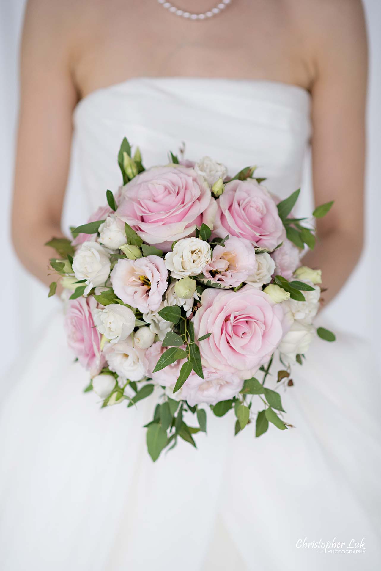 Christopher Luk Toronto Wedding Photographer Angus Glen Golf Club Markham Victoria Room Kennedy Loft Main Historic Estate Building Entrance Together Natural Candid Photojournalistic Bride White Wall Window Floral Bouquet Flowers Portrait Dorcas Cheung Florist Detail