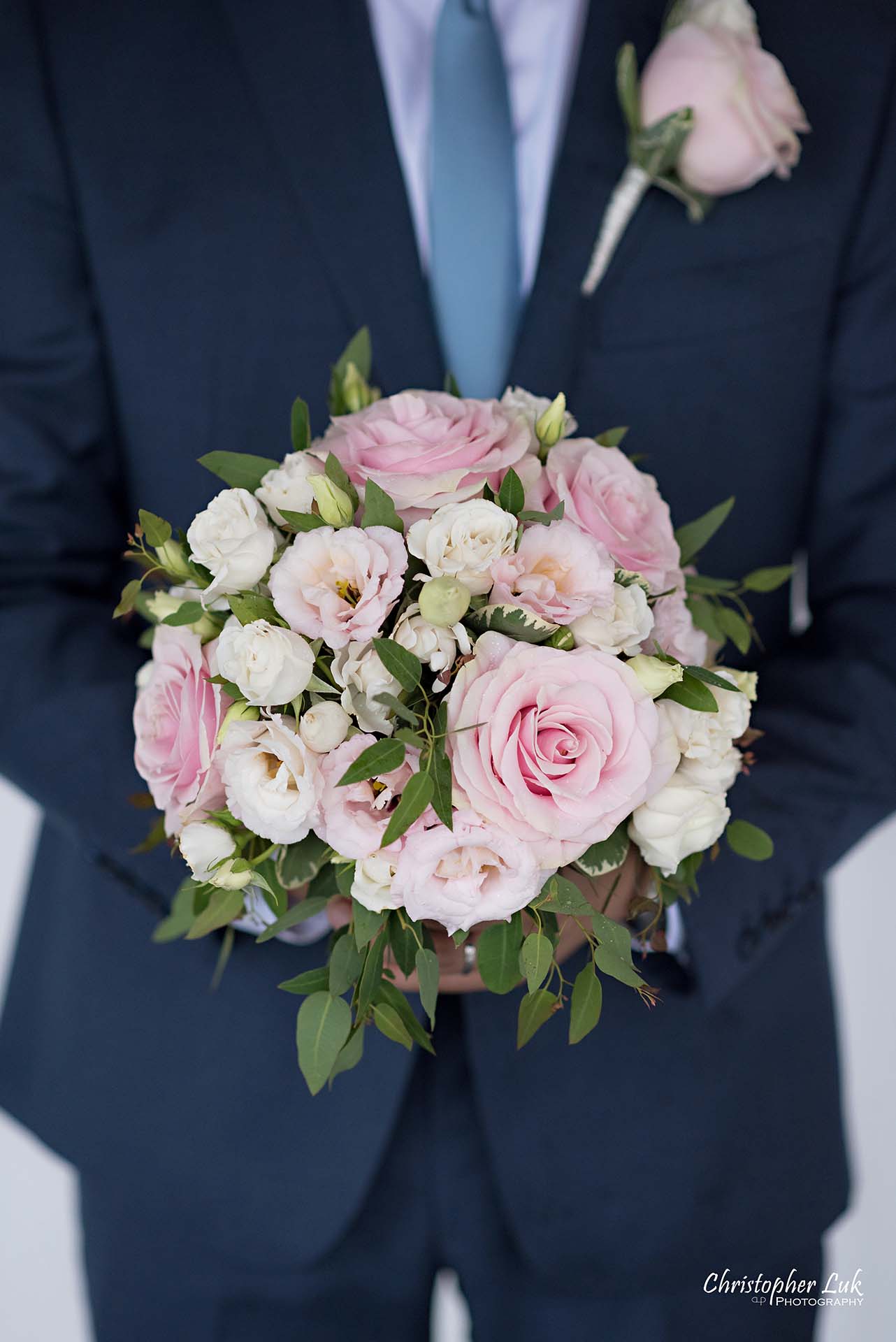 Christopher Luk Toronto Wedding Photographer Angus Glen Golf Club Markham Victoria Room Kennedy Loft Main Historic Estate Building Entrance Together Natural Candid Photojournalistic Groom White Wall Window Floral Bouquet Flowers Portrait Dorcas Cheung Florist Detail