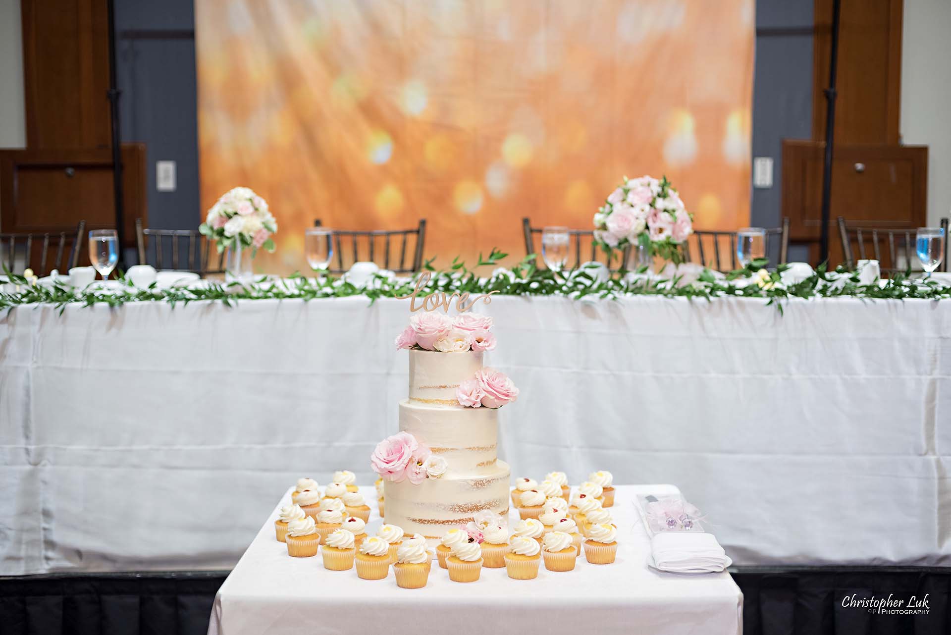 Christopher Luk Toronto Wedding Photographer Angus Glen Golf Club Markham Great Hall Dinner Reception Event Venue Head Table Savannah Grace Bakes Cake Cupcakes 