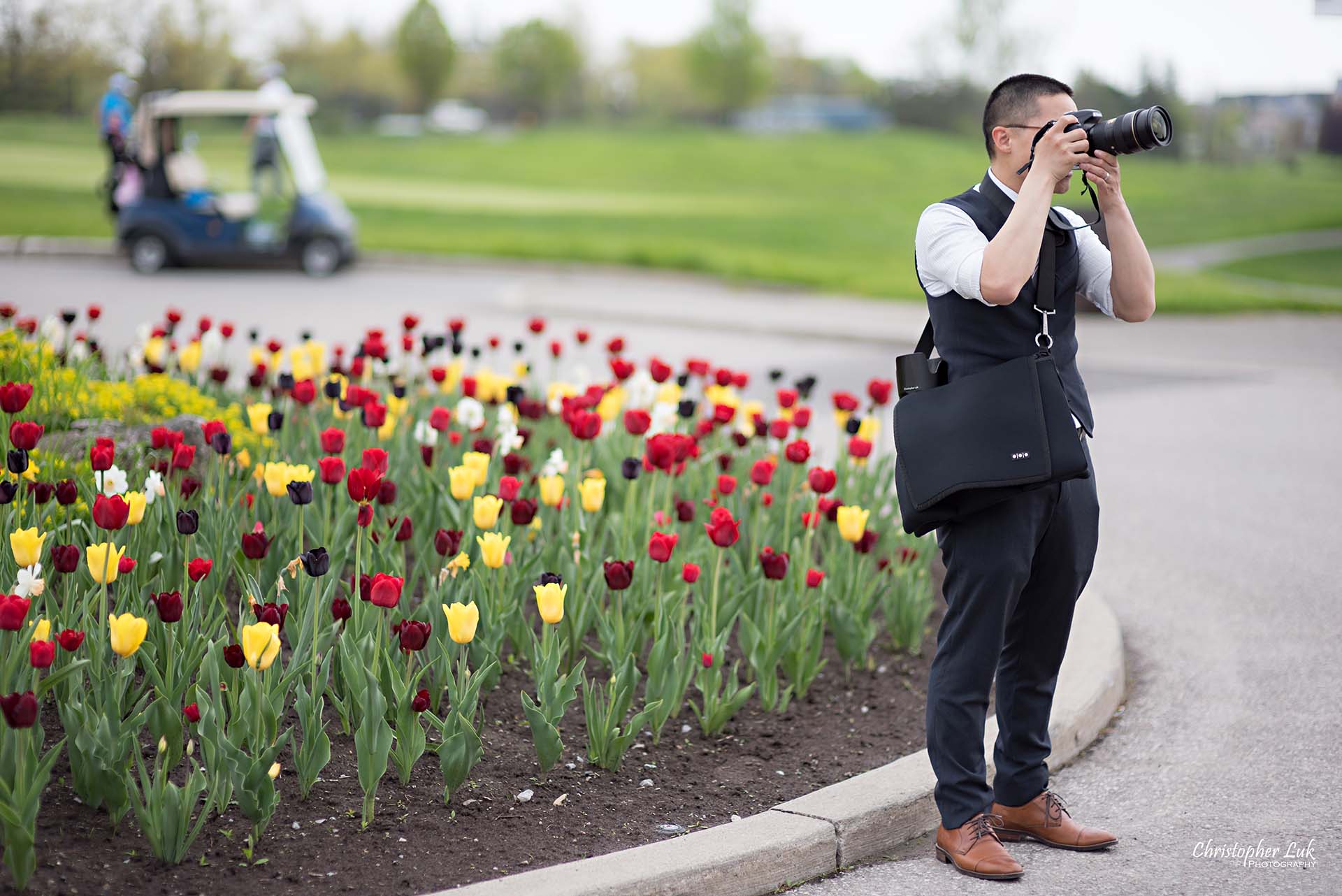 Christopher Luk Toronto Wedding Photographer Behind the Scenes Angus Glen Golf Club Markham Victoria Room Entrance Tulips