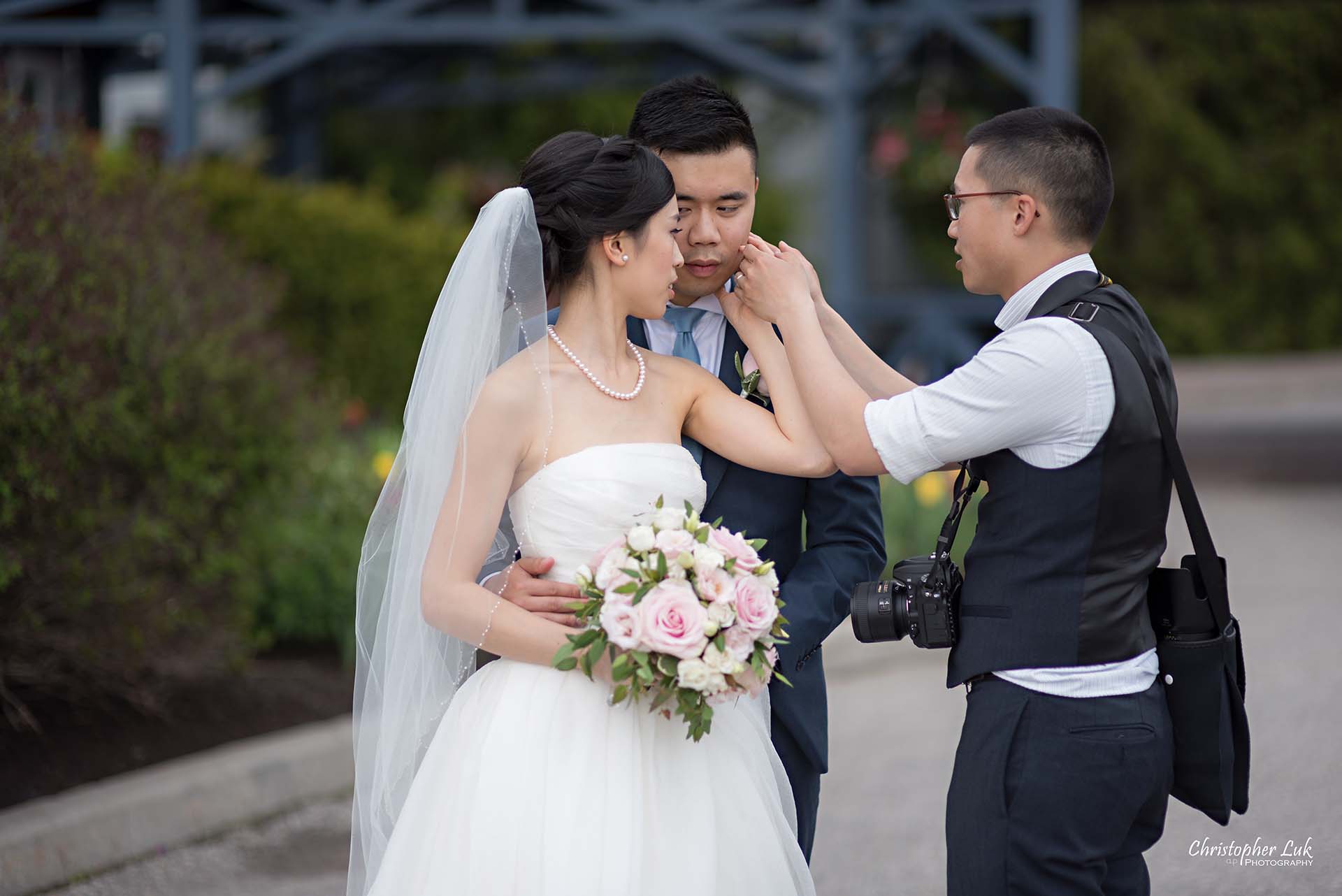 Christopher Luk Toronto Wedding Photographer Behind the Scenes Angus Glen Golf Club Markham Victoria Room Trellis Main Entrance Posing Hands Intimate Bride Groom