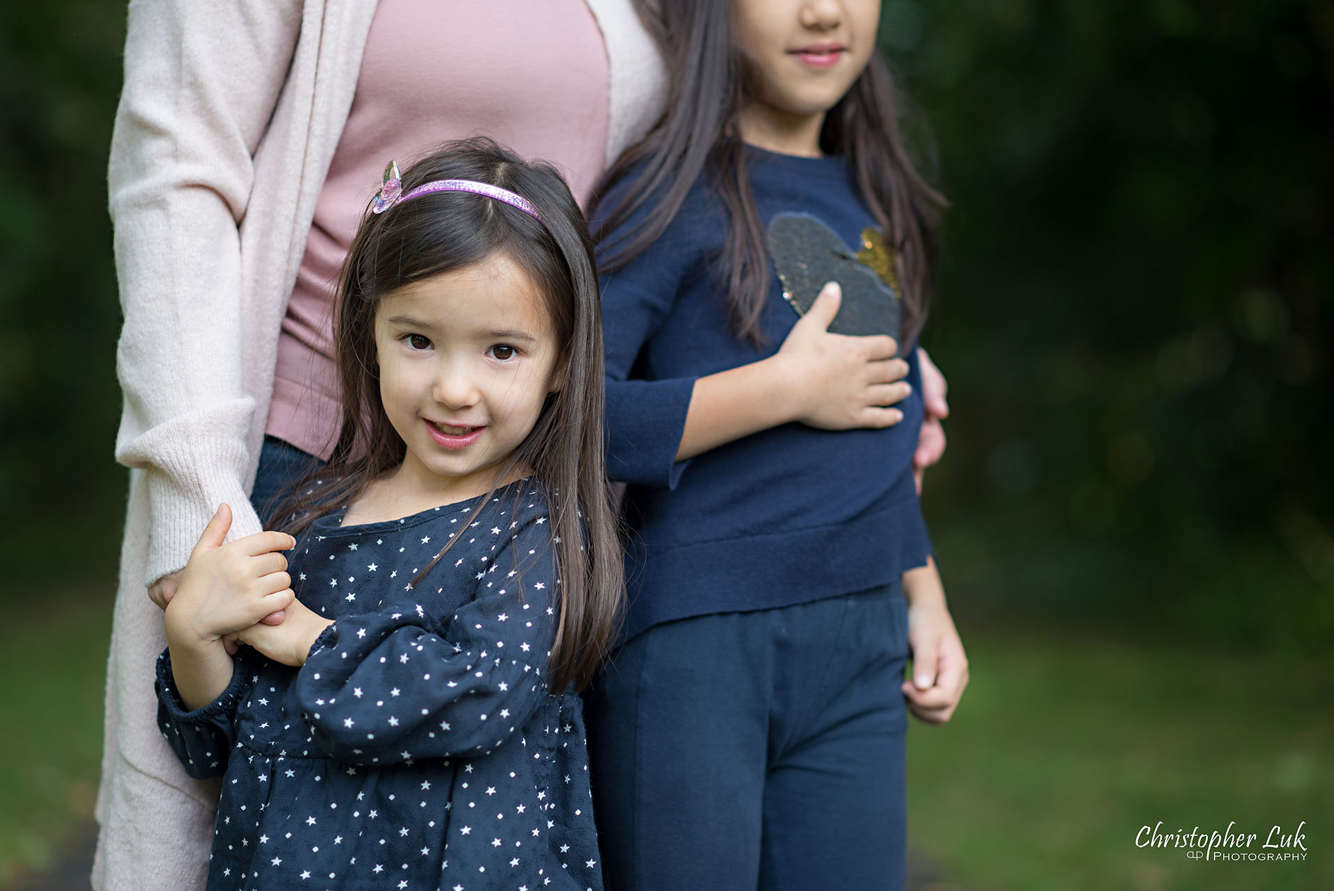 Christopher Luk Family Photographer Toronto Markham Candid Natural Photojournalistic Mother Daughter Sisters Sisterhood Smile