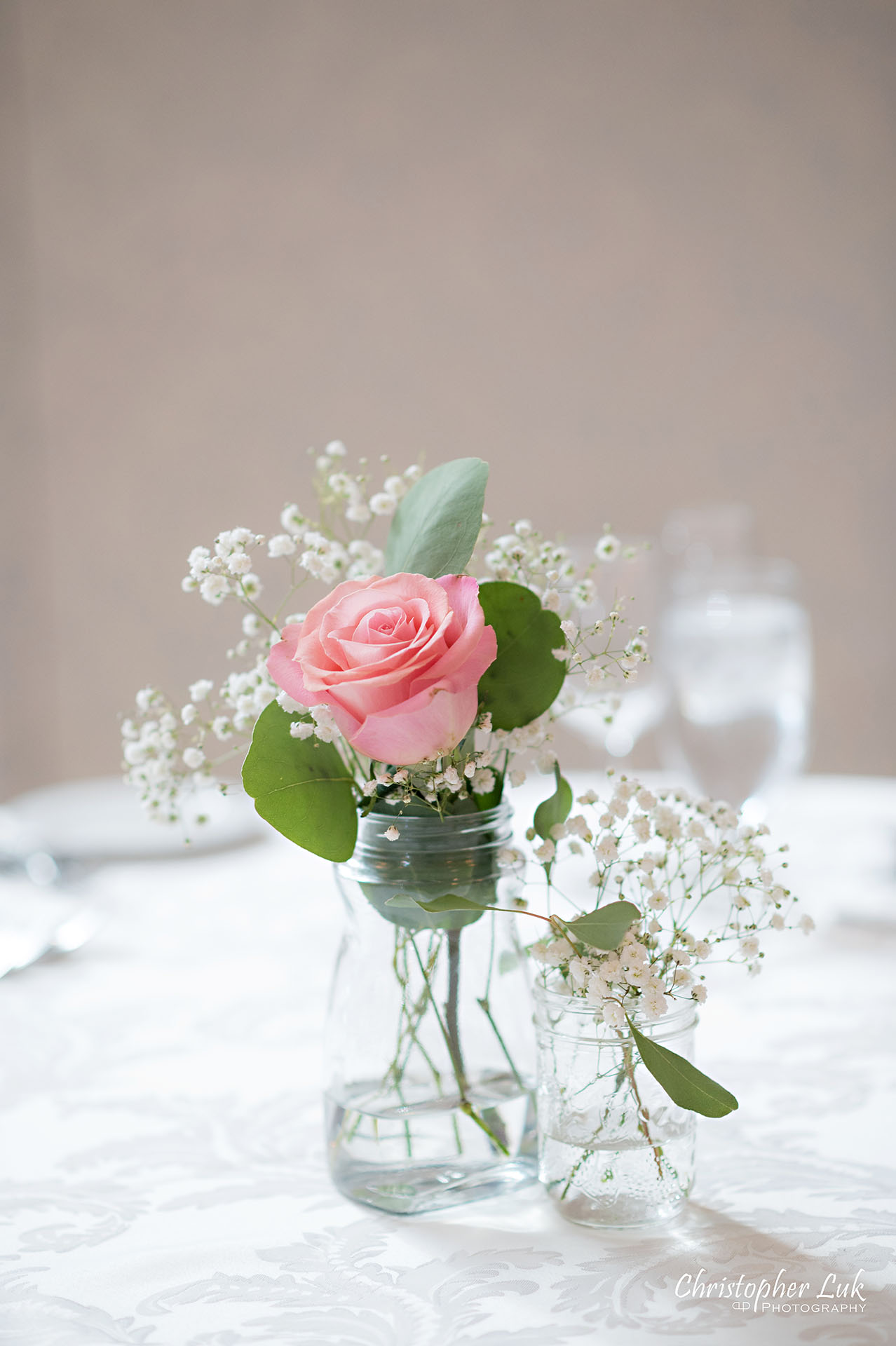 Christopher Luk Toronto Wedding Photographer Bridle Trail Baptist Church Unionville Main Street Crystal Fountain Event Venue Head Table Decor Flower Bell by Masami Rose Florist Baby's Breath 