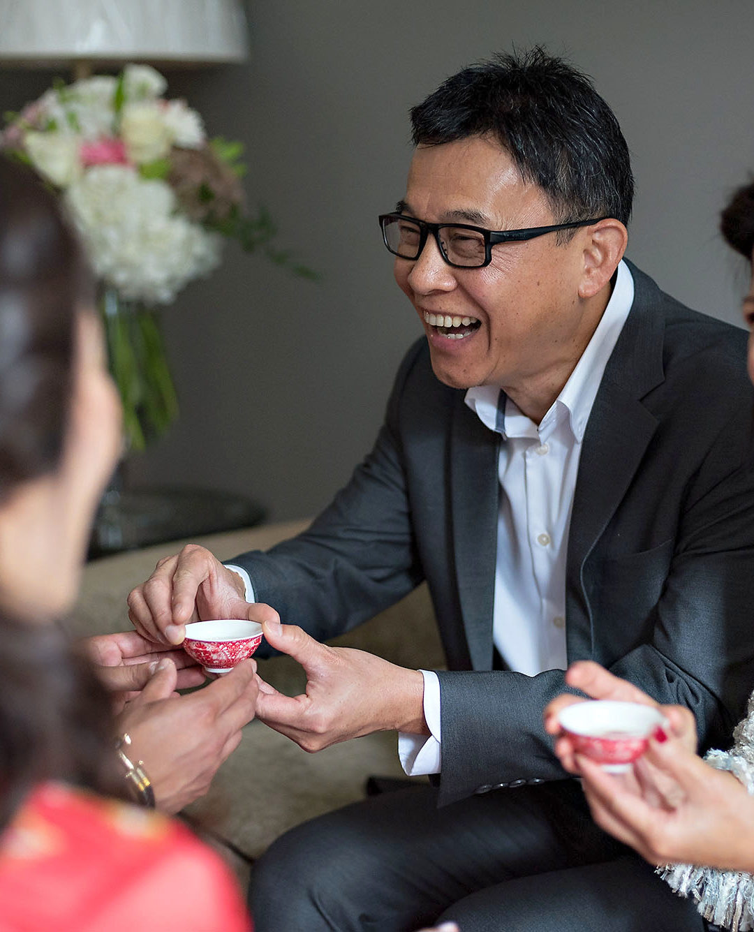Christopher Luk Photography Toronto Wedding Photographer Chinese Tea Ceremony Bride Groom Uncle Aunt Extended Family Candid Natural Photojournalistic Happy Smile