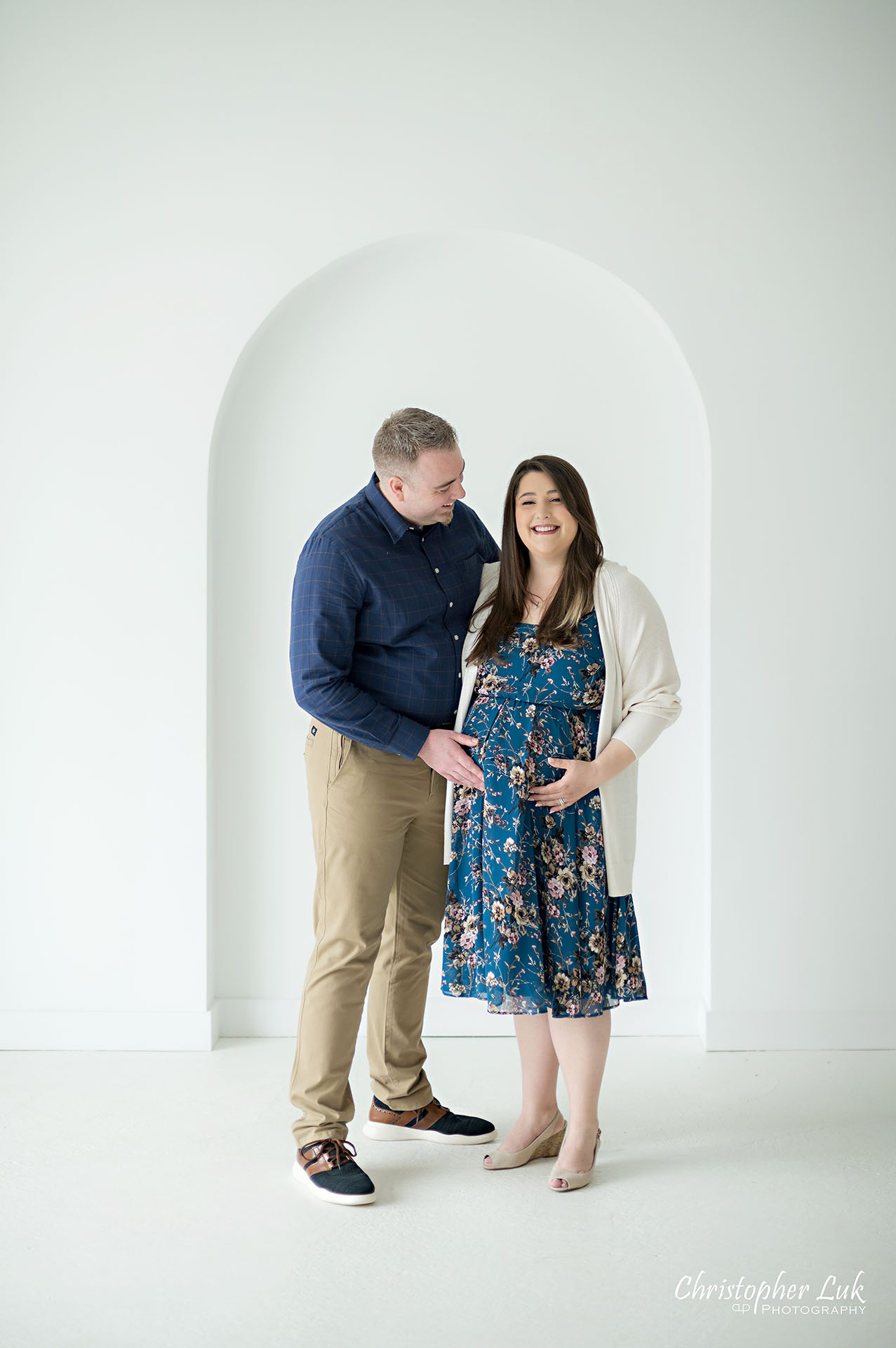 Christopher Luk Markham Pregnancy Photographer Maternity Sunday Photography Studio Candid Natural Organic Photojournalistic Mommy Daddy Mom Dad Baby Bump Portrait Smile