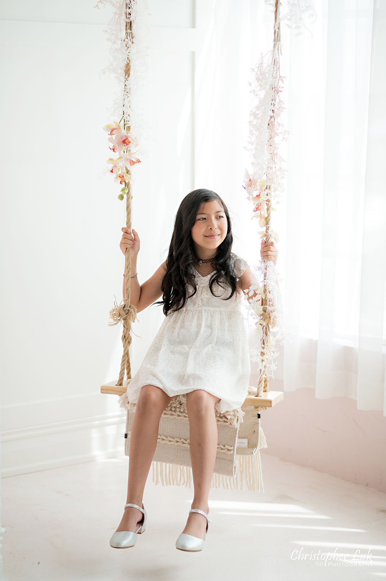 Christopher Luk Toronto Family Photography Studio Photographer Espace Richmond Hill Cute Adorable Girl Swing Pink Room Candid Photojournalistic Natural Organic Portrait