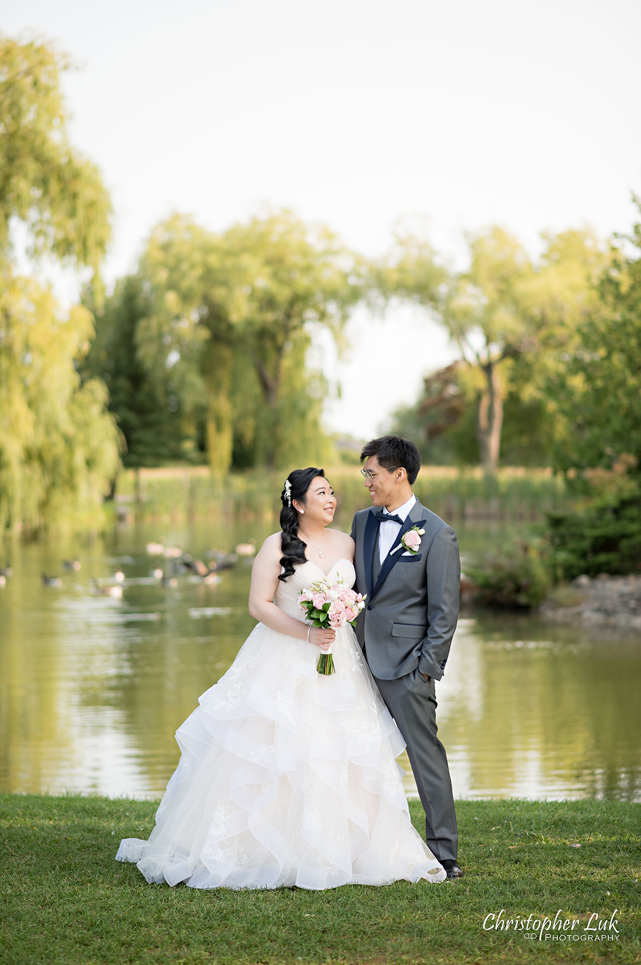 Willow Springs Winery Bride Groom Portrait Candid Natural Photojournalistic Organic  