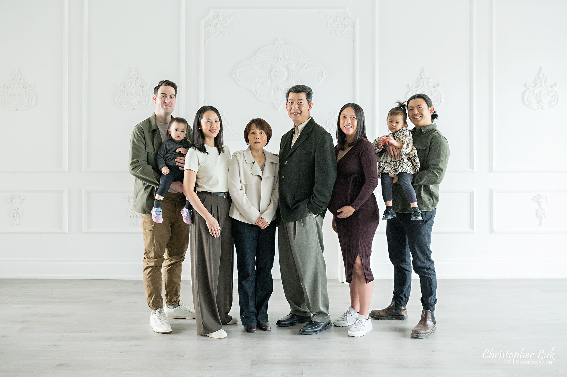 Grandparents Children Grandchildren Extended Family Photo Everyone Altogether Photography Studio Smile Standing