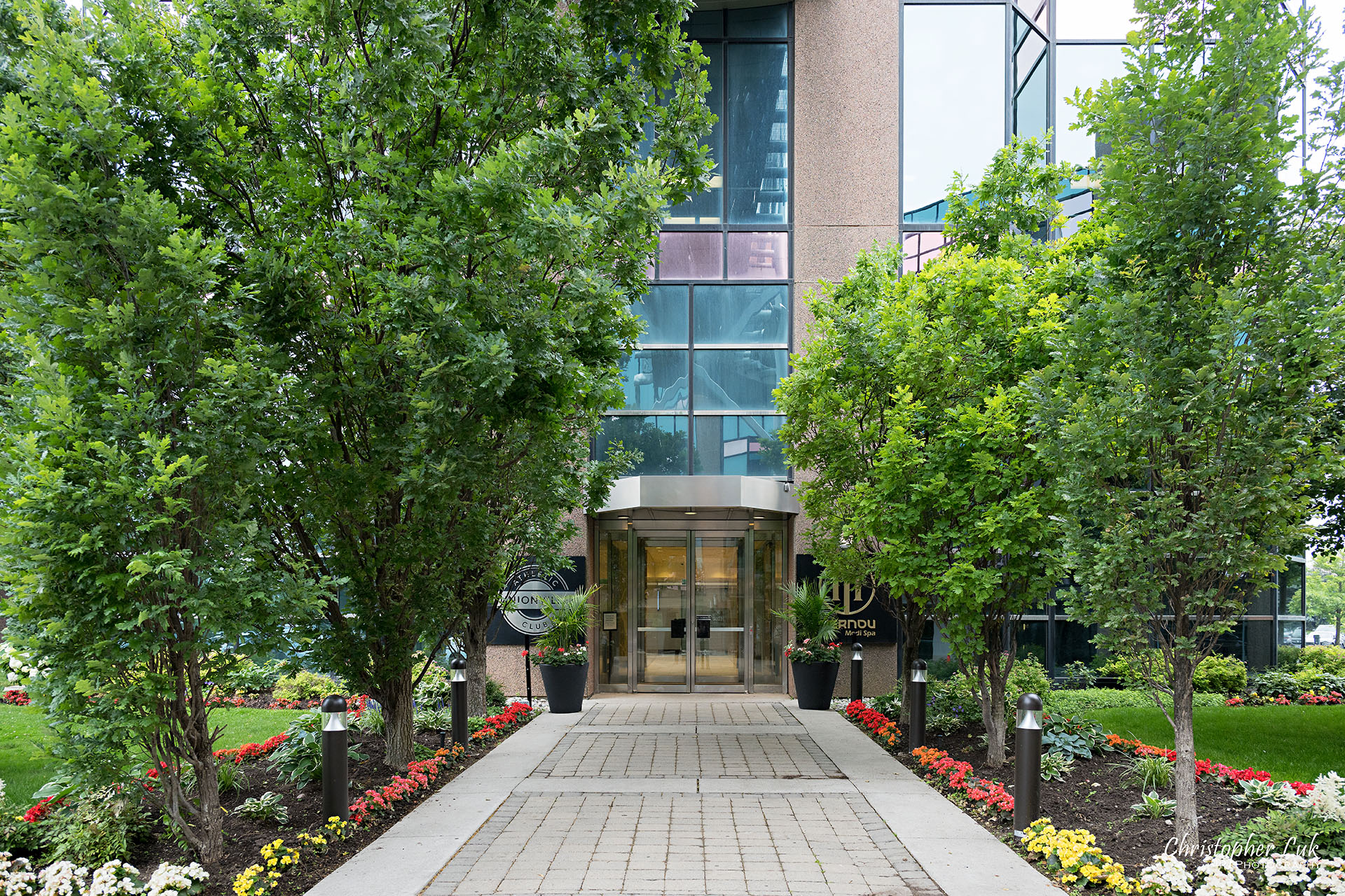 Hilton Suites Markham Toronto Hotel Entrance
