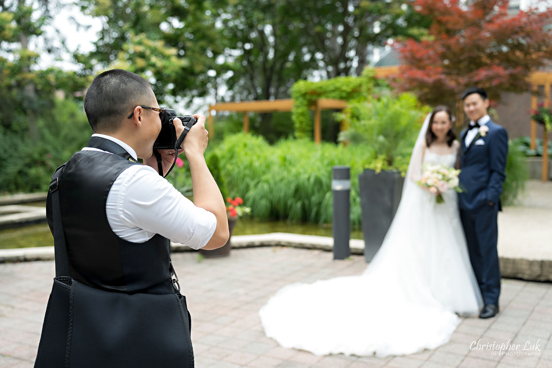Christopher Luk Toronto Wedding Photographer Behind the Scenes BTS Bride Groom Portraits 