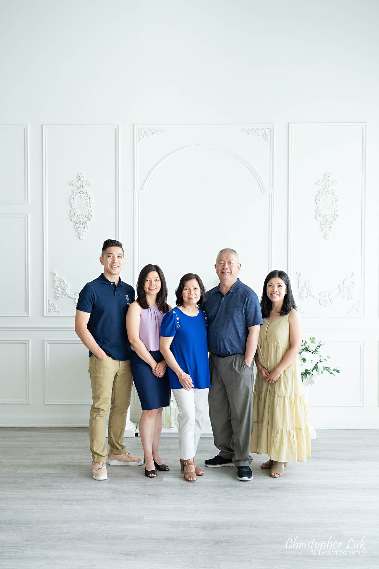 Grandparents Parents Children couple family photo Toronto natural light photography studio portrait