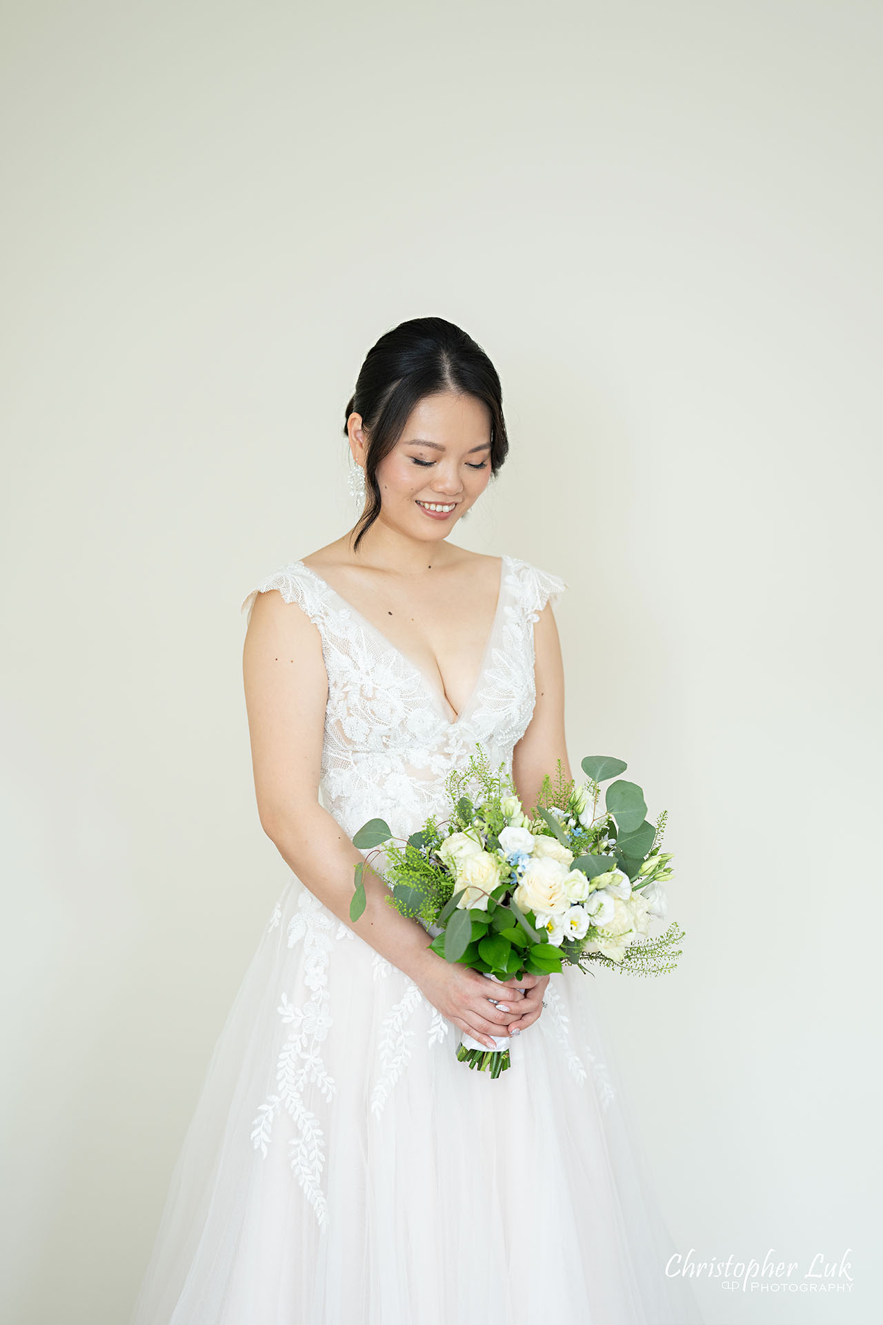 Toronto Markham Wedding Bride Getting Ready Bridal Gown Bouquet 