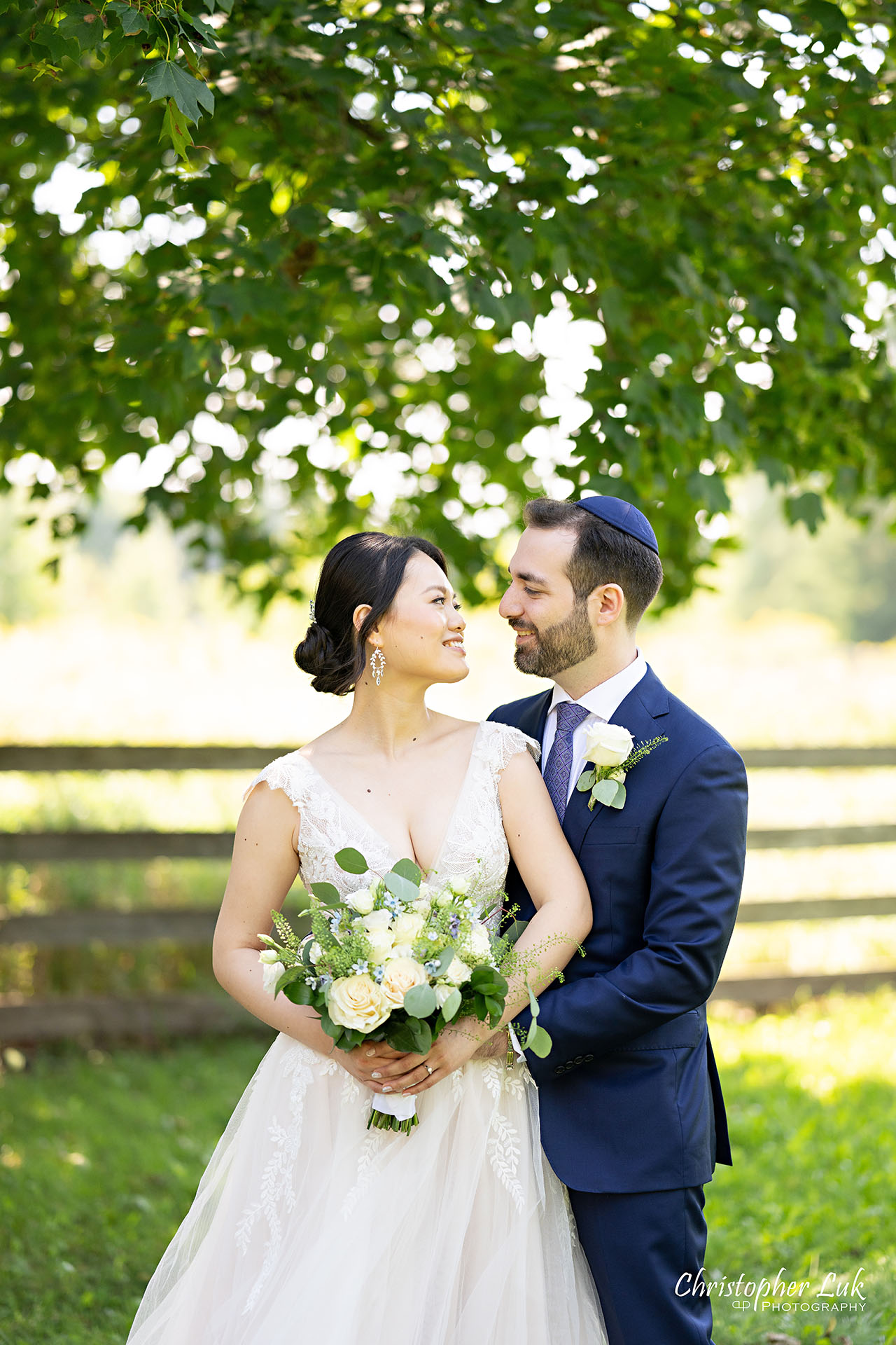 Angus Glen Golf Club Toronto Markham Wedding Bride Groom Smiling Candid Natural Photojournalistic Organic Intimate Hug Hold Close