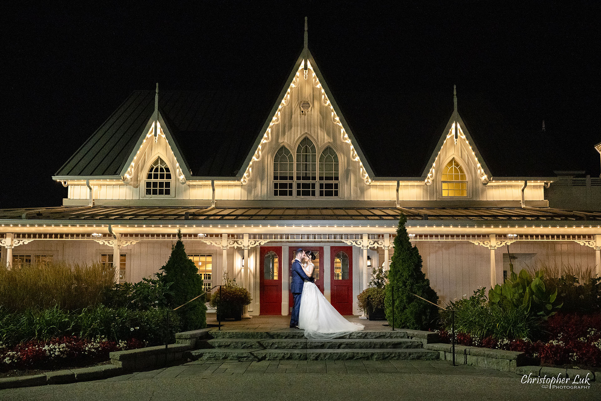 Angus Glen Golf Club Wedding Bride Groom Late Night Nighttime Twinkle Lights Photos Clubhouse Steps