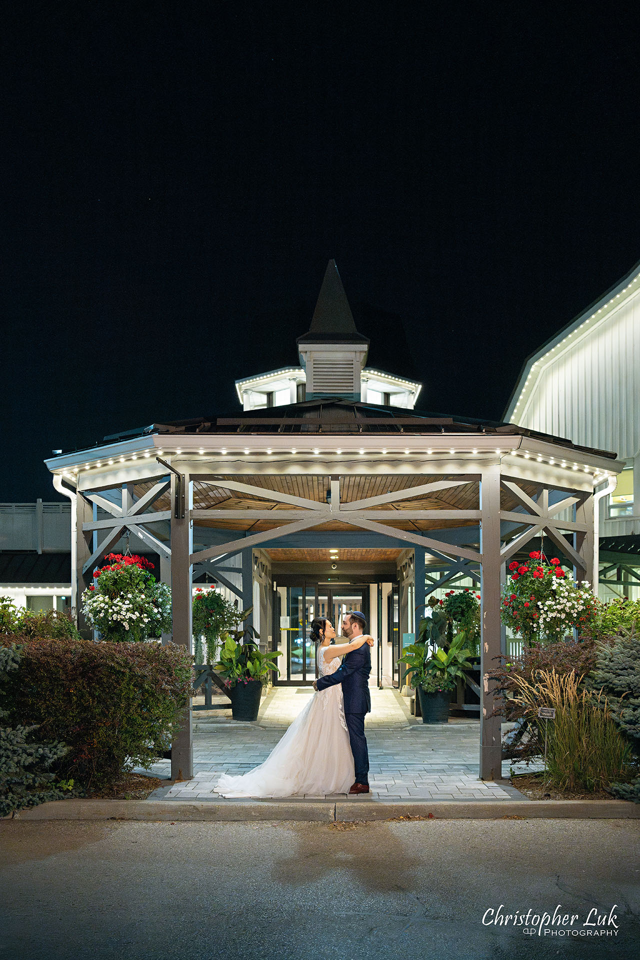 Angus Glen Golf Club Wedding Bride Groom Late Night Nighttime Twinkle Lights Photos 